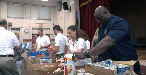 Furyks, Bradleys volunteer to fight child hunger