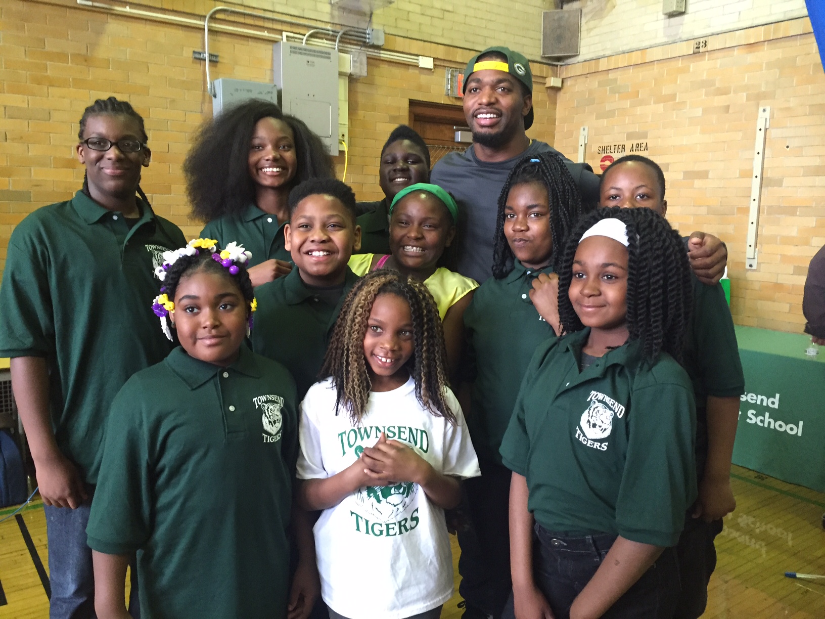 Green Bay Packers’ Sam Barrington Visits, Donates to Milwaukee School