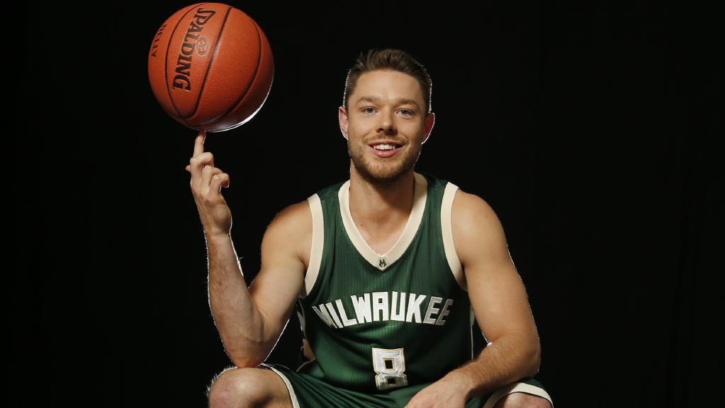 Milwaukee Bucks Guard Matthew Delladova Teams Up with Blessings in a Backpack To Feed Hungry Children in Milwaukee