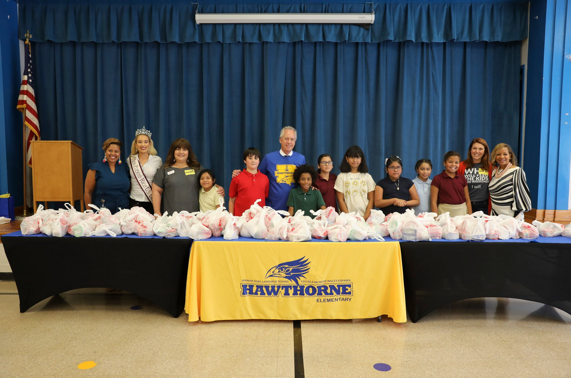 Louisville Mayor Fischer Joins Volunteers on National Blessings Day