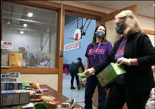 Volunteers fight hunger as many homebound