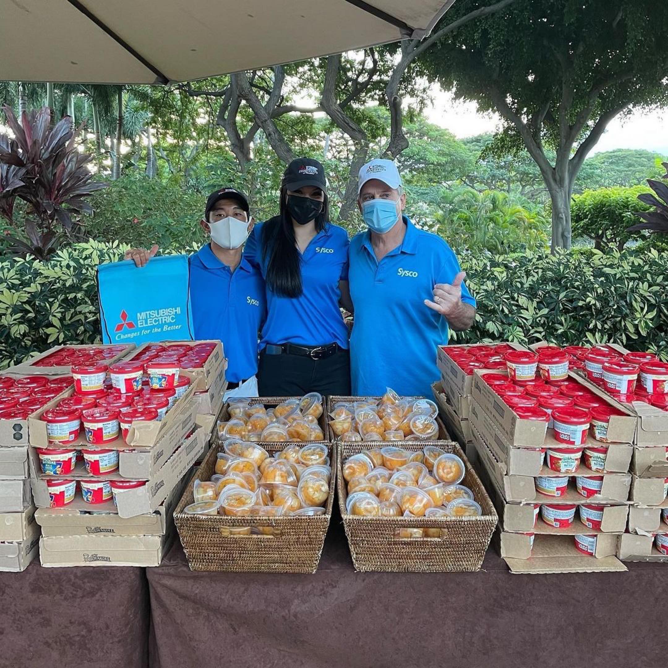 PGA Tour Champions pack food at the Mitsubishi Electric Championship in Hualalai, Hawaii