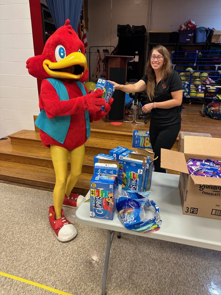 Red Robin volunteers at an elementary school Red Robin volunteers at an elementary school