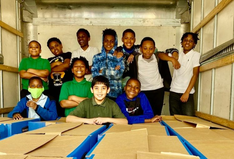 JASSAC Delta Sigma Theta’s and Shure Music Company Pack 3000 Bags for Harvey Public Schools
