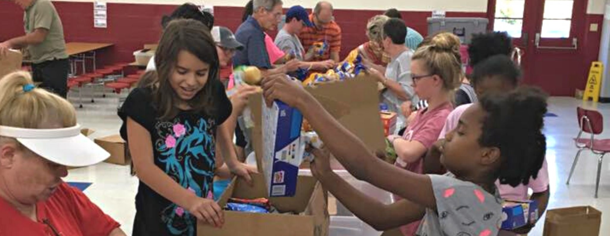 A Tight-Knit Community in Alabama Feeds Kids on the weekend