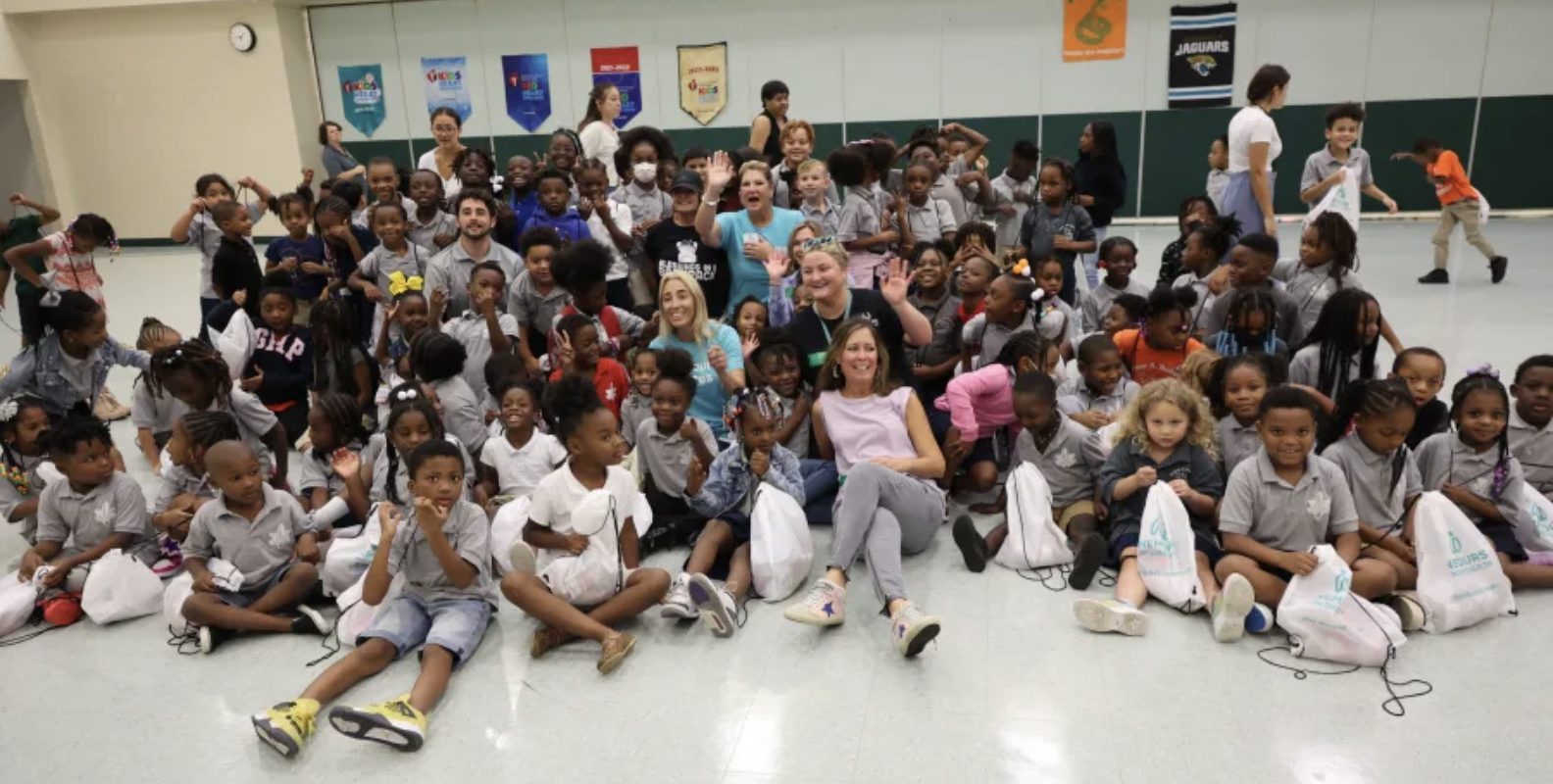 Nemours & Blessings in a Backpack deliver hundreds of healthy weekend meals to local school children